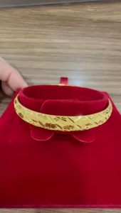 Poh Heng Jewellery 24K Starstruck Bangle in Yellow Gold[Price By Weight]
