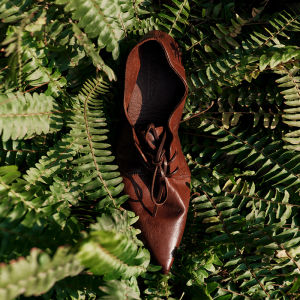 Classical Washed Horsehide Pointed Toe Derby Shoes