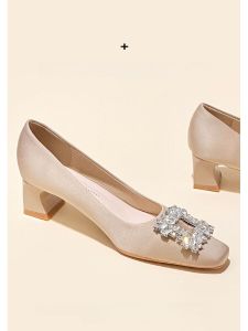 รองเท้าส้นสูงหัวเหลี่ยมประดับคริสตัลสีเปล่าสำหรับผู้หญิง ฤดูใบไม้ร่วง/ฤดูหนาว รองเท้าส้นกลางแบบลำลอง รองเท้าแต่งงาน รองเท้าส้นแบน รองเท้าส้นแบน