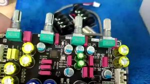 เครื่องมือเก็บเงินปลายทาง ZK AMP แอมป์จิ๋วคาราโอเกะ 2 ปรีไมค์แอมจิ๋ว 2 ปรีไมค์คาราโอเกะ 1 คาราโอเกะ 1 บอร์ดก้อง 1 ไมค์โครโฟน K 1 ร้องเพลง 1 พรีเอฟเฟค 1 บอร์ด DSP