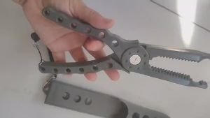 Fishing Tongs Gripper Cutter Plier Lip Controller Live Fishing Buckle Clamp