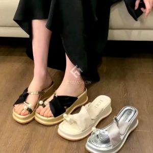 Wedges Tali Metallic Fashion Wanita – Sentuhan Modern & Glamour