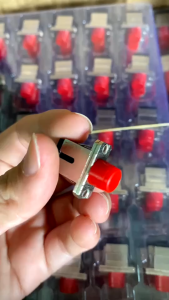 หัว แปลง อุป กรณ์ ไฟ เบอร์ ออฟ ติก ต่อตรง SC female to FC male จำนวน 1 ตัว