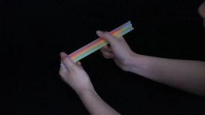 แท่งเรืองแสง 100pcs ผสม 8 สี (ฟรี ขั้วต่อสร้อยข้อมือ) กำไลเรืองแสง ของเล่นเรืองแสง อุปกรณ์ปาร์ตี้ จัดส่งจากประเทศไทย Glow Sticks