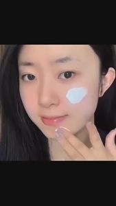 Gluta Whitening Lazy Cream 30g – Krim Pemutih Instan DEVNEN | Instant Whitening Niacinamide | Day Cream Glowing Trueve Moisturizer Wajah Terlaris