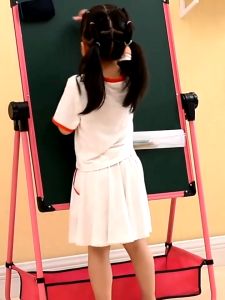 【Yearn】กระดาน กระดานวาดรูป กระดานวาดภาพ 2 IN 1 สำหรับเด็กสามารถลบได้ ปรับความสูงขึ้น-ลงได้ สองด้าน แม่เหล็ก กระดานไวท์บอร์ด