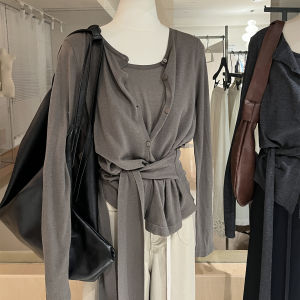 เสื้อสเวตเตอร์ถักผู้หญิงแขนยาวบางสไตล์เกาหลี เอวเข้ารูป ดีไซน์ผูกเชือก ดีไซน์เก๋ไก๋ สวมใส่สบาย เสื้อตัวบน