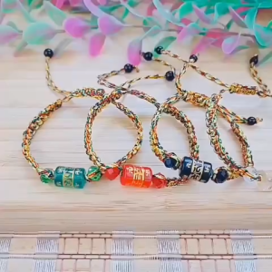 Vòng tay chỉ ngũ sắc lu thống khắc Om mani phong thủy mang đến may mắn bình an tài lộc