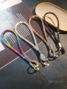 Fashionable Short Phone Strap Womens Luxury Diamond Handheld Chain Solid Mobile Phone Pendant Shell Durable Bracelet