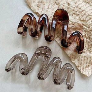 2pcs Womens Y2K Wavy High Glossy Amber Brown 11cm/4.33in Large Lightweight Plastic Hair Clip Elegant and Minimalistic