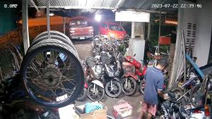 ไม่พอใจ คืนได้! V380 CCTV กล้องวงจรปิด wifi 360° 5ล้านพิกเซล 2K outdoor สีเต็ม IP Camera ควบคุมผ่านมือถือ มุมถ่ายกว้าง ชัด360° แถมแหล่นจ่ายไฟกันนำ