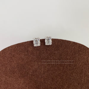 Ice Transparent Square Sugar Womens Earrings Fashionable Minimalist Versatile Zircon Square Stud Earrings Korean Style