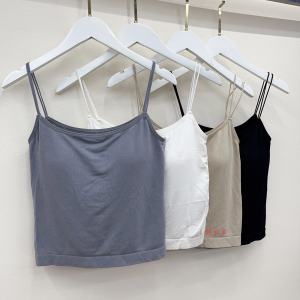 เสื้อกล้ามสายเดี่ยวทรงเกาะอกสีขาวบางๆ ทรงเข้ารูป ดีไซน์เซ็กซี่ ดีไซน์หลังสวยๆ สำหรับฤดูร้อน 2022 สำหรับผู้หญิงวัย 18-24 ปี