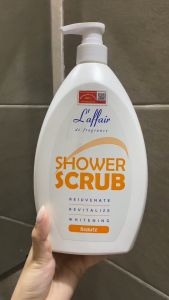 Sữa tắm tẩy tế bào chết Laffair Beaute hương nước hoa mềm mịn da 1000ml