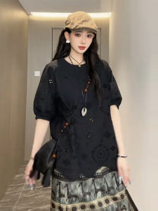 Áo Sơ Mi Chống Nắng Tay Ngắn Màu Đen Khoét Rỗng Thiết Kế Cỡ Lớn Cho Nữ Mùa Hè Áo Ngắn Che Giấu Mỡ Phong Cách Dân Tộc Áo Sơ Mi