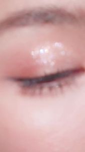 Merrezca Liquid Glitter Eyeshadow อายแชโดว์ กลิตเตอร์ตาฉ่ำ เปล่งประกาย ไร้ขีดจำกัด