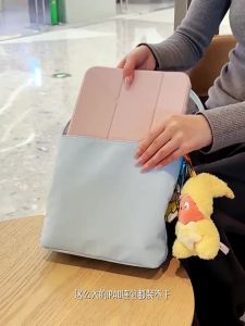 Túi Đeo Chéo Có Dây Đeo Cho iPad A16 Thế Hệ 11 10 iPad Air 11 2026 iPad Pro Thế Hệ 2 3 4 Kèm Dây Đeo Cổ Chất Liệu PU Thời Trang