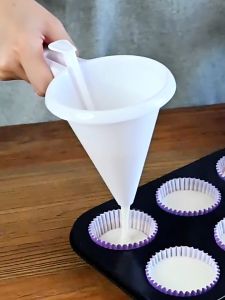 Cream Funnel Kitchen DIY Hand-held Chocolate Icing Adjustable Cream Funnel Cup Plastic Batter Dispenser