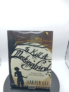 To Kill a Mockingbird by Harper Lee [Paperback]