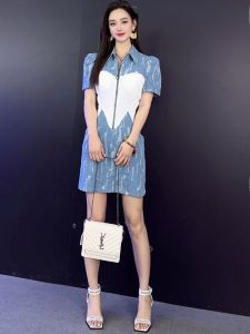 เรียบหรู แขนสั้น เดนิม งานเย็บปะติดปะต่อ ผู้หญิง เดรส สไตล์ยุโรป ฤดูร้อน 2023 ซับเอว ดีไซน์ กระโปรงทรงเอ