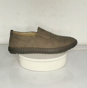 Prelesty Sepatu Loafer Pria Elegan Fashion Casual Santai Kulit Karet Lentur Empuk Pantofel Slip On Anti Slip Kekinian 403