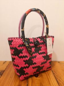 Bakul Anyaman Borneo Kelarai bermotif corak burung/Buatan Tangan/Handmade