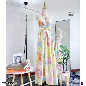 13810  เดรสสายคล้องคอลายกราฟฟิกดอกไม้