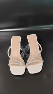 Womens Coarse slippers Simple Fashion Transparent slippers to Wear square Head Half slippers