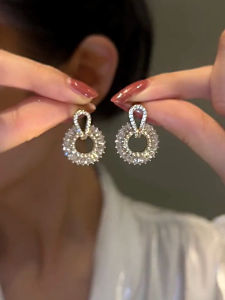 Elegant Pearl Zircon Circle Earrings: Stylish & Versatile Women's Jewelry