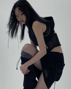 LOOKthatPEOPLE Short Corset Hooded Vest