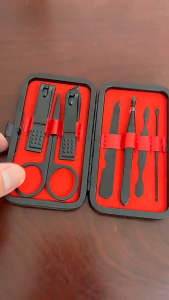 Bộ Cắt Móng Tay 7 Món Mini Bằng Thép Không Gỉ Màu Đen Có Hộp Đựng Đồ Bấm Móng Tay Chân Nhỏ Gọn Dễ Mang Đi Du Lịch