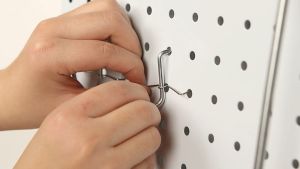 80pcs Pegboard Hooks Kit with Metal Hooks Sets Pegboard Bins Peg Locks for Organizing Storage System Tools