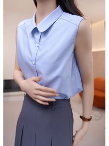 เสื้อเชิ้ตไหมแขนกุดคอตุ๊กตาสไตล์เกาหลีทรงหลวมสำหรับผู้หญิงในช่วงต้นฤดูใบไม้ร่วง เสื้อกั๊กผ้าไหมพิเศษที่สวมใส่สบาย