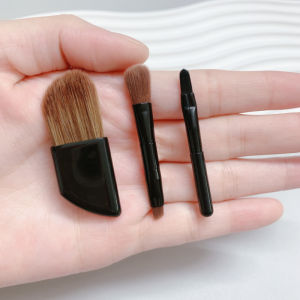 Portable Mini Makeup Brush Beauty Tool Cheek Powder Eyeshadow Brush Small Accessory Cosmetic Brush for Any Skin Type