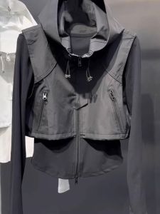 แจ็คเก็ตคอตตอนสีดำสำหรับผู้หญิง ฤดูใบไม้ร่วง 2025 แจ็คเก็ตมีฮู้ดแบบสวมหัวสั้น เสื้อคลุมกันหนาวแบบสวมหัว แจ็คเก็ตผู้หญิง