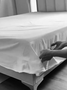 Dụng Cụ Nâng Nệm & Nhét Ga Giường Đa Năng – Cây Hỗ Trợ Thay Ga Giường Cố Định Chăn Ga