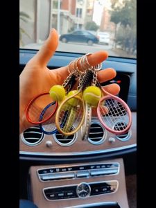 Gantungan Kunci Raket Tenis: Souvenir Hadiah Koleksi Cenderamata