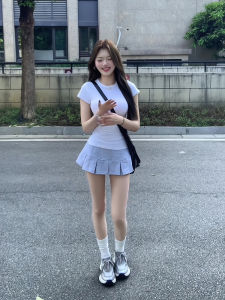 White Short Sleeve T-Shirt Womens Summer New Style Small Size Short Waist Slimming with Pleated Skirt Top Commute Simple Style