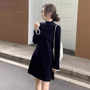 ชุดเดรสสีดำทรงเอถักสำหรับผู้หญิง ชุดชั้นในถัก เสื้อสเวตเตอร์ เดรสยาวคลุมเข่า ทรงเอ กระโปรงทรงเอ ฤดูใบไม้ร่วง 2025