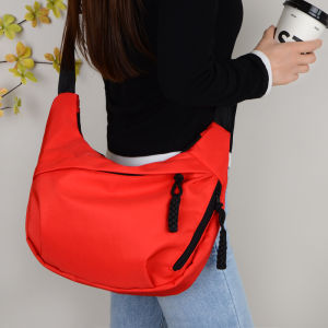 กระเป๋าสะพายไหล่แบบลำลองความจุขนาดใหญ่สำหรับผู้หญิง กระเป๋าถือแบบสะพายข้างสไตล์เกาหลี กระเป๋าสะพายข้างใต้วงแขน กระเป๋าสี่เหลี่ยมปั้นหยดน้ำ