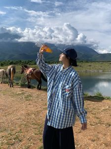 เสื้อเชิ้ตลายสก็อตแขนยาวทรงหลวมสไตล์อเมริกันย้อนยุคสำหรับฤดูใบไม้ร่วงสำหรับผู้ชายและผู้หญิง เสื้อเชิ้ตคอปกป้องความหลากหลาย