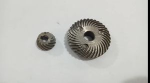 Spiral Bevel Gear MT 954 untuk mesin gerinda