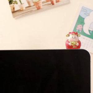 Patung Buddha Kwan Im Mini 3.5*3*3.5CM: Dewa Kekayaan Guanyu Untuk Pajangan Meja