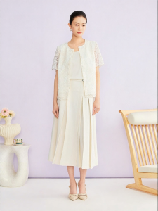 Elegant Round Collar Lace Trim Wave Hem Summer Blouse