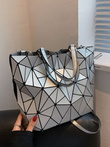 กระเป๋าสะพายข้างทรงกลมขนาดใหญ่แบบพับได้สำหรับผู้หญิง YAGELAIS กระเป๋าสะพายข้างแบบสะพายข้างสะพายไหล่แบบลำลอง