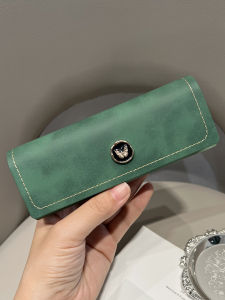 Butterfly Love ~ Retro Classy Glasses Case Portable Anti-Pressure Fashion Minimalist Frame Glasses Storage Box Sunglasses Case