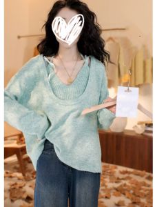 สุภาพสตรี สีเขียว แขนยาว เสื้อสเวตเตอร์ถัก คอวี สร้อยคอแขวนสวมใส่ด้านใน เสื้อกล้าม ชุดสองชิ้น ฤดูใบไม้ร่วง ฤดูหนาว 2024 สินค้าใหม่