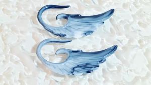 2Pcs Angel Wings Ear Gauges 3-12mm Resin Feather Dangle Earrings Hypoallergenic Statement Body Jewelry for Women
