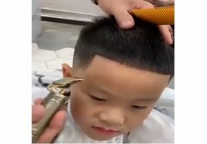 DESIGNER Mens Hair Cutting Machine Trimmer Professional Random Penggunting rambut 剃发器(Gsven)