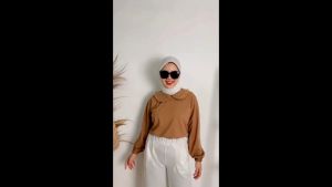 BeeUniq Blouse Lestari / Atasan Wanita Blouse Lestari